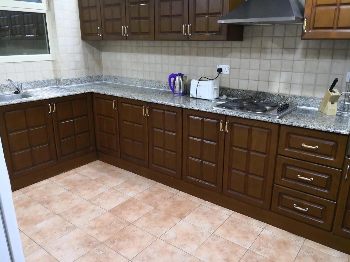 Zubara Plaza II Apartment Manama Ngoại thất bức ảnh