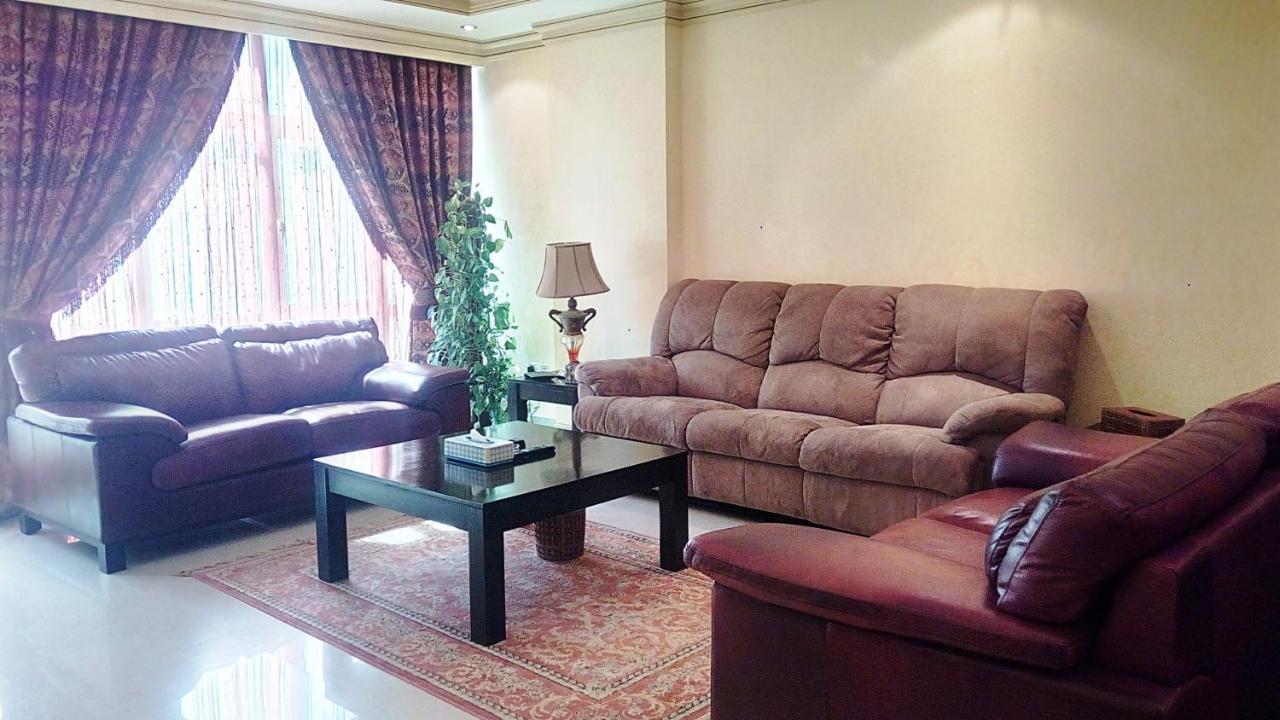 Zubara Plaza II Apartment Manama Ngoại thất bức ảnh